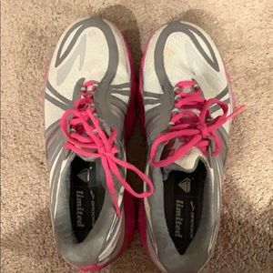 Brooks limited pure cadence